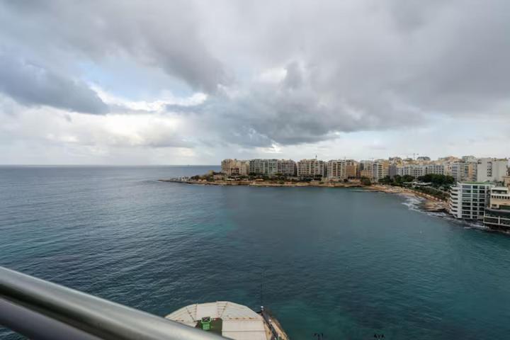 Seafront Penthouse Paradise Views Of Balluta Bay Apartment