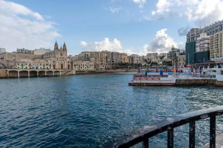 Apartment Seafront Penthouse Paradise Views Of Balluta Bay