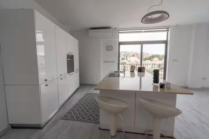 Seafront Penthouse Paradise Views Of Balluta Bay Apartment *
