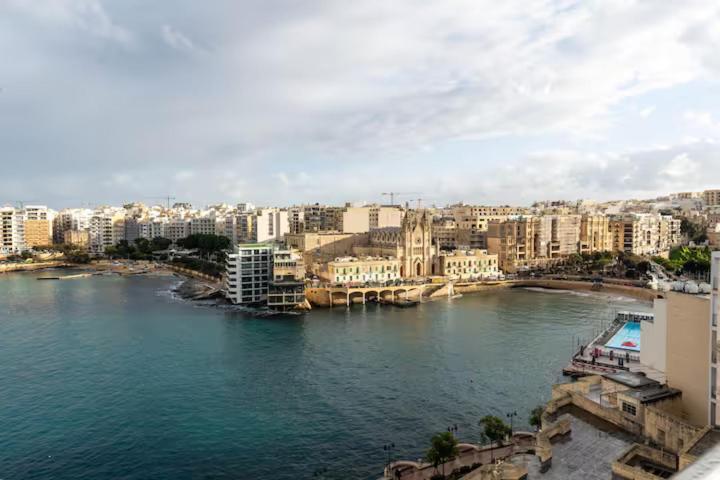 Seafront Penthouse Paradise Views Of Balluta Bay